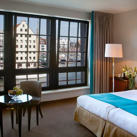 Hanza Hotel 4*