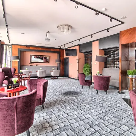 Hanza Hotel 4*