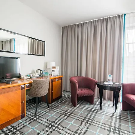 Hanza Hotel 4*