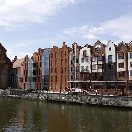 Ξενοδοχείο Hanza 4*